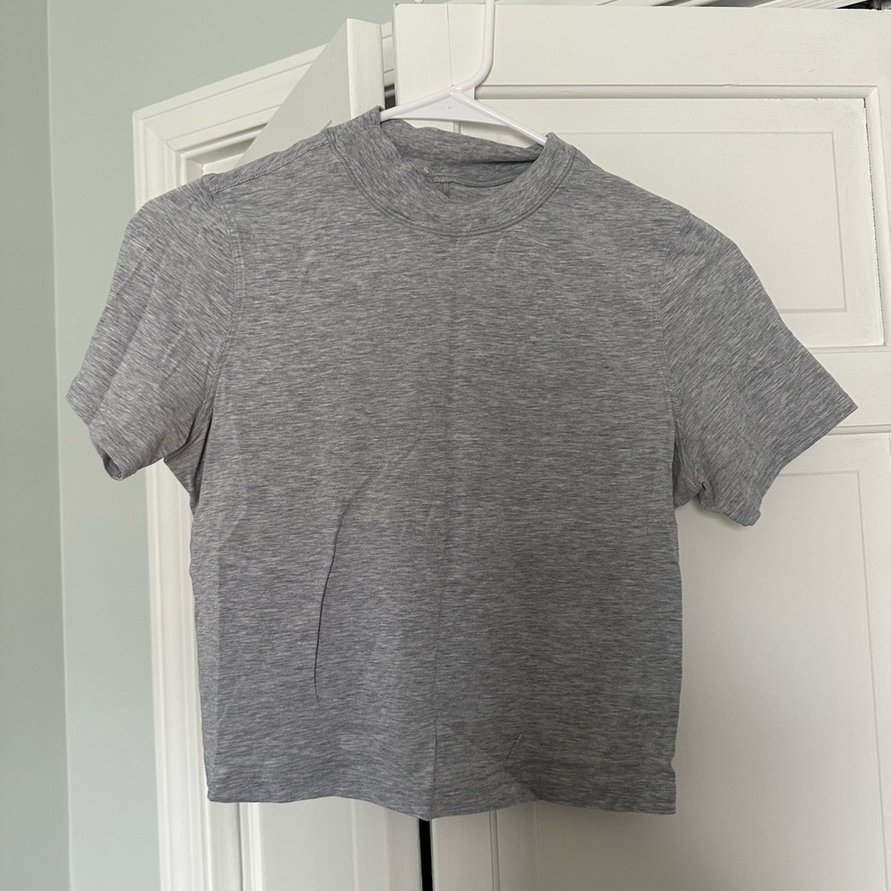 lululemon athletica Gray Short Sleeve Tee rulu